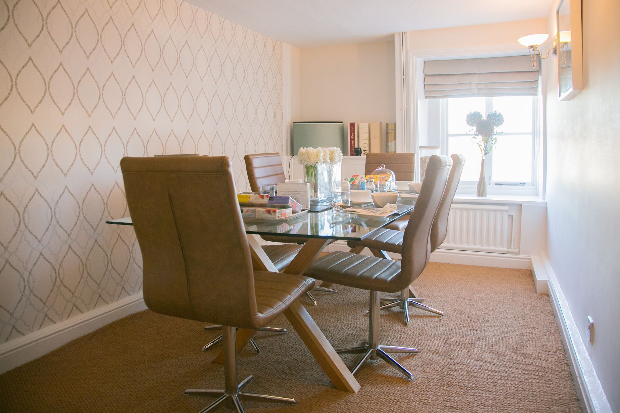 Willow Cottage B&B Yeadon ภายนอก รูปภาพ